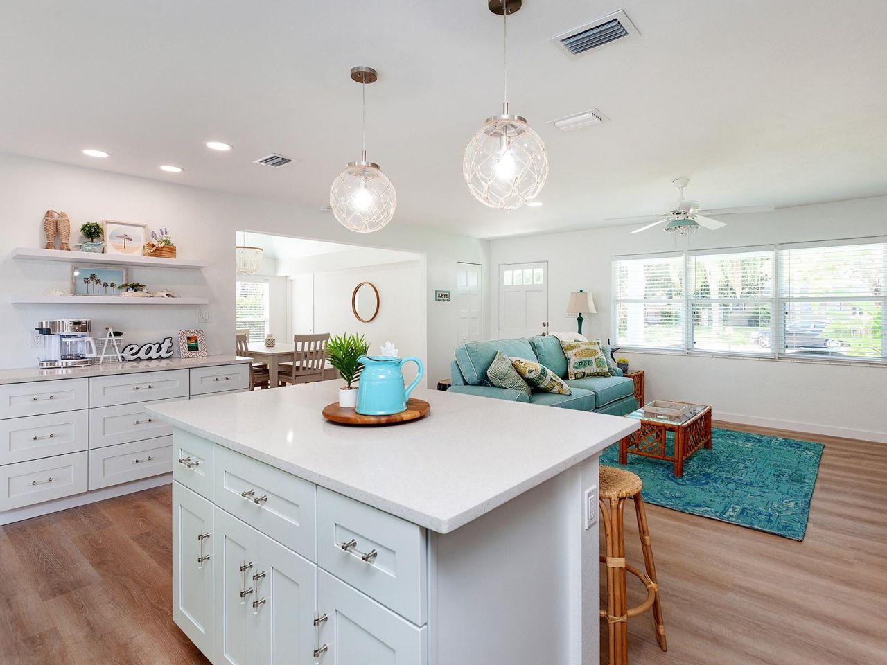 3049 Wood Street , Sarasota, FL 34237 Photo