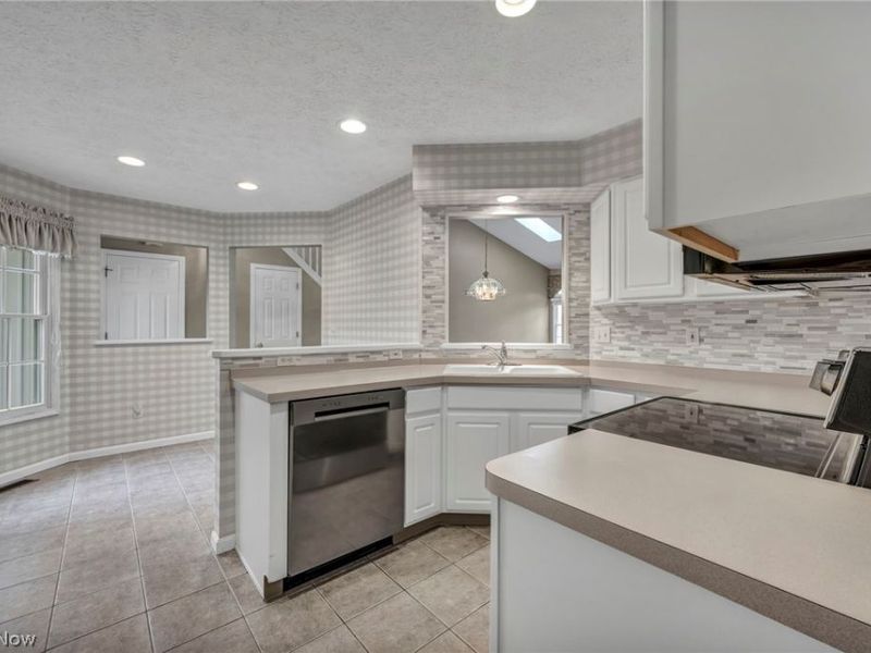 2747 Wyndgate Court, Westlake, OH 44145 Photo 12