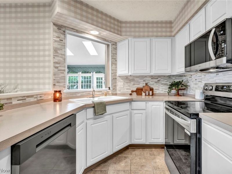 2747 Wyndgate Court, Westlake, OH 44145 Photo 4