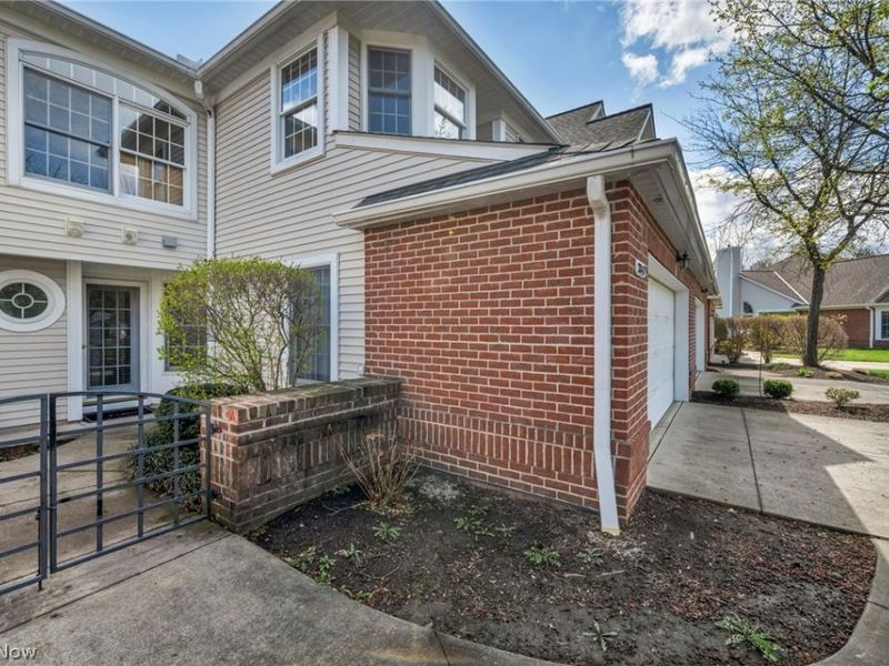 2747 Wyndgate Court, Westlake, OH 44145 Photo 4