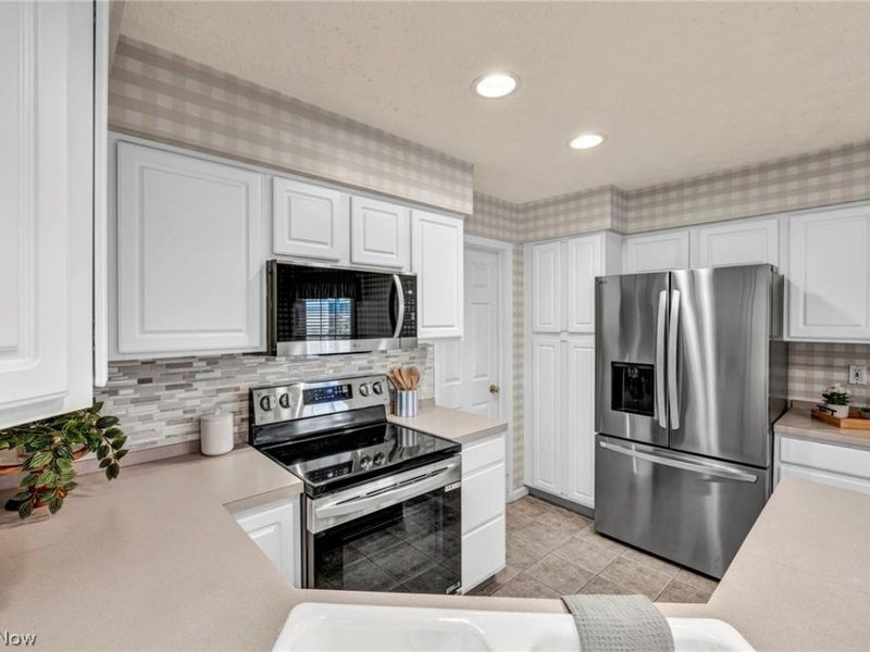 2747 Wyndgate Court, Westlake, OH 44145 Photo 6