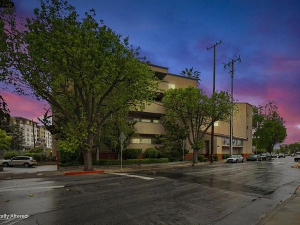 1090 Main Street, Unit 201, Redwood City, CA 94063