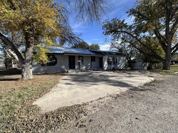 202 HILL ST, Iraan, TX 79744