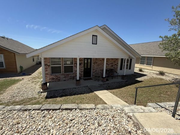 2205 SINGING WIND DR, Kerrville, TX 78028