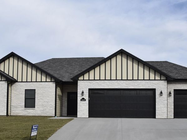 16618 KLINTON DRIVE, Boonville, MO 65233