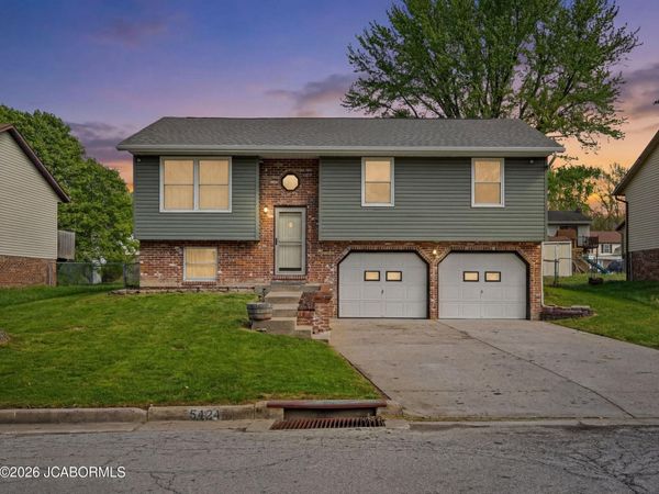 5424 COLLIER LANE, Jefferson City, MO 65109