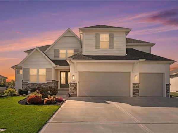 14686 S Parkhill Street, Olathe, KS 66062