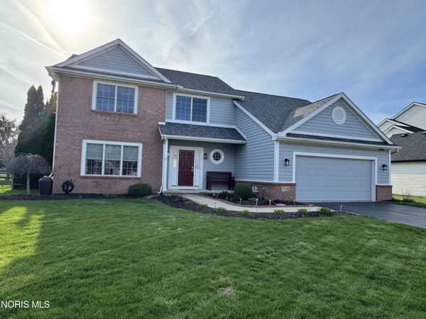 300 Twinbrook Drive, Perrysburg, OH 43551