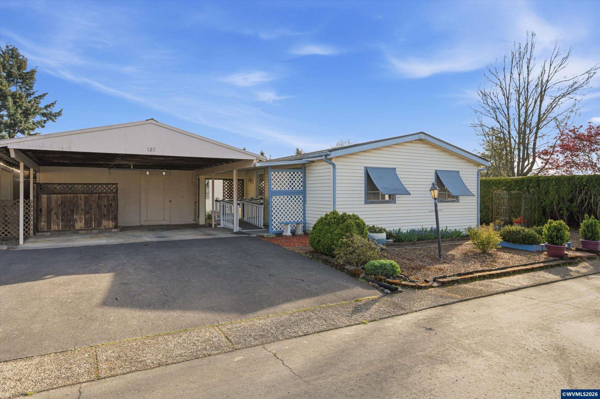 450 SE Lacreole Dr, Dallas, OR 97338 Main Photo