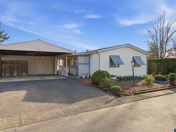 450 SE LaCreole Dr, Dallas, OR 97338