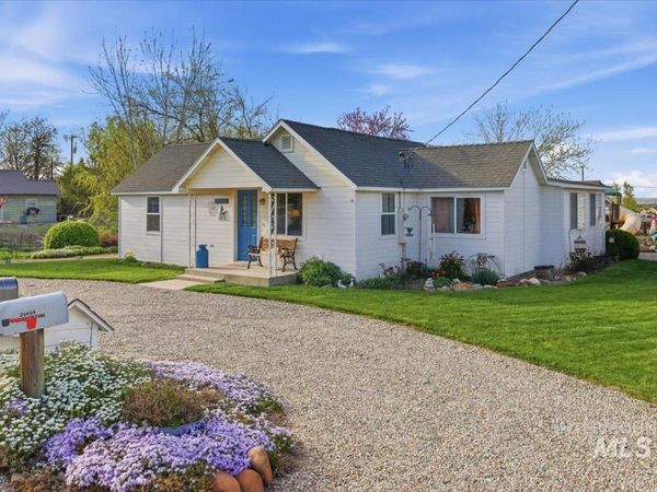 21454 Binford Dr, Greenleaf, ID 83626