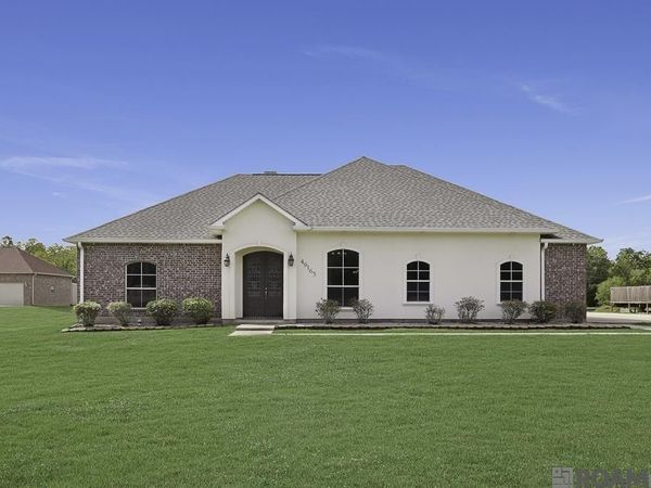 49163 La Hwy 22, St Amant, LA 70774