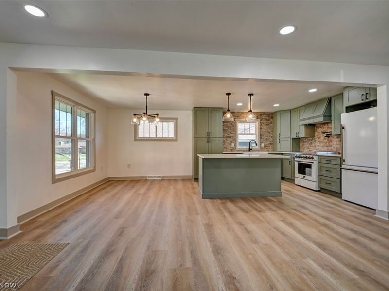 212 High Street, Dover, OH 44622 Photo 11