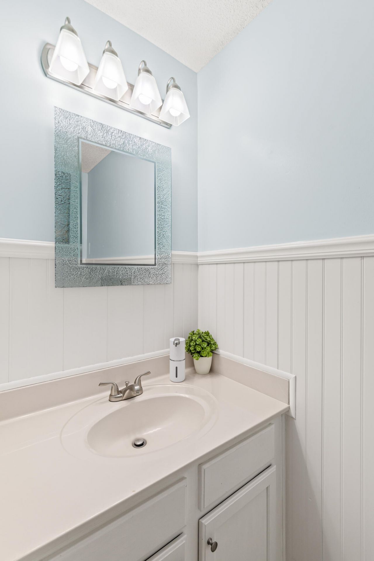 5143 Ballantine Drive Photo 7