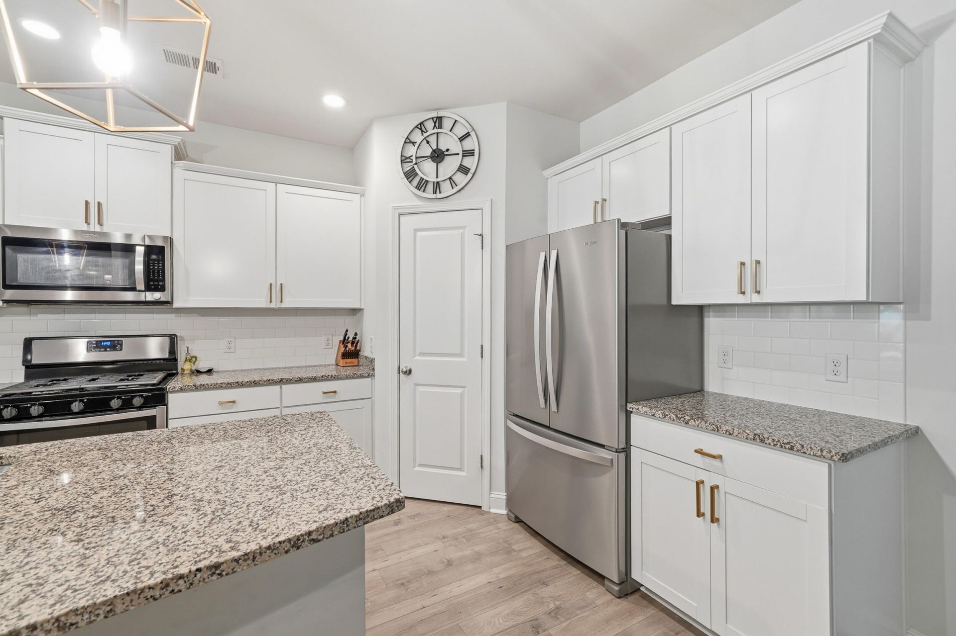 2126 Colson Lane Photo 4