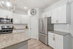 2126 Colson Lane photo 4