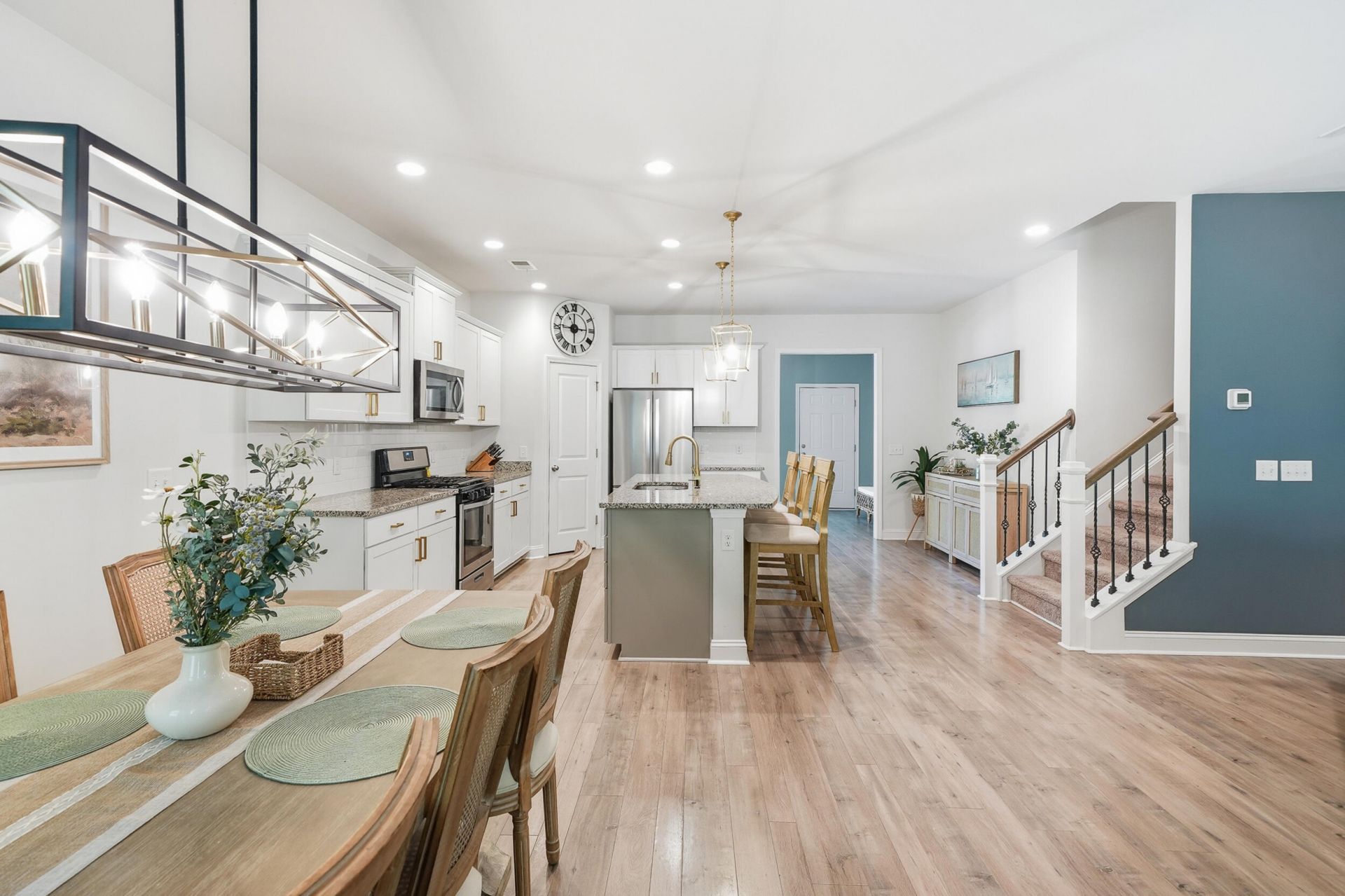 2126 Colson Lane Photo 6