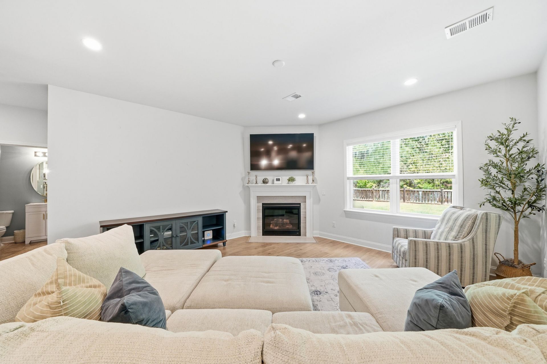 2126 Colson Lane Photo 8