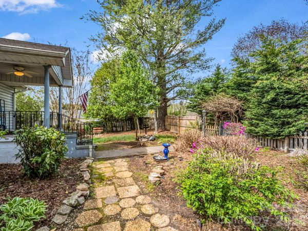 110 Houston Street , Hendersonville, NC 28792