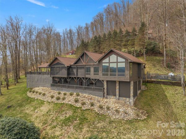 220 Dulcimer Lane, Waynesville, NC 28786