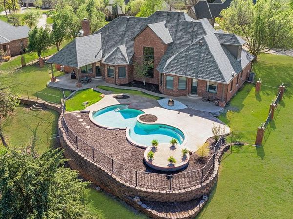 18632 Wolf Creek Drive, Edmond, OK 73012