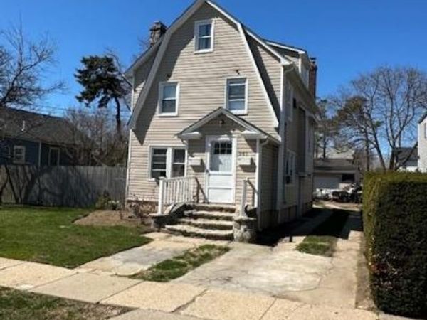 261 Rutland Road , Freeport, NY 11520