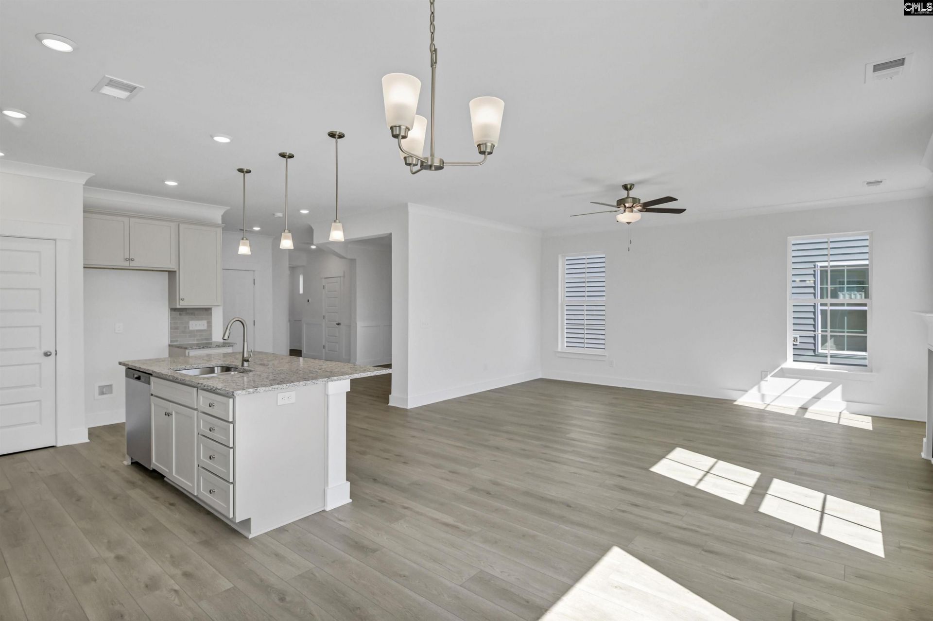 620 Thunder Gulch Avenue  Photo 6