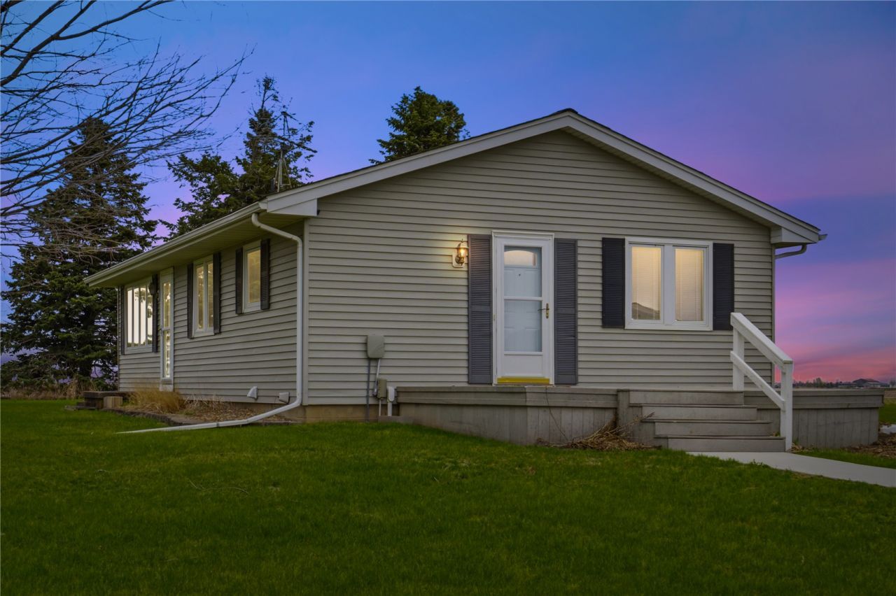 4269 175th St, Brooklyn, IA 52211 Main Photo