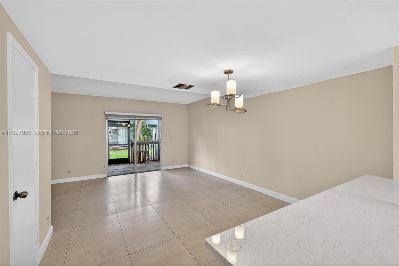 85 SW 3rd St, Pompano Beach, FL 33060 Photo