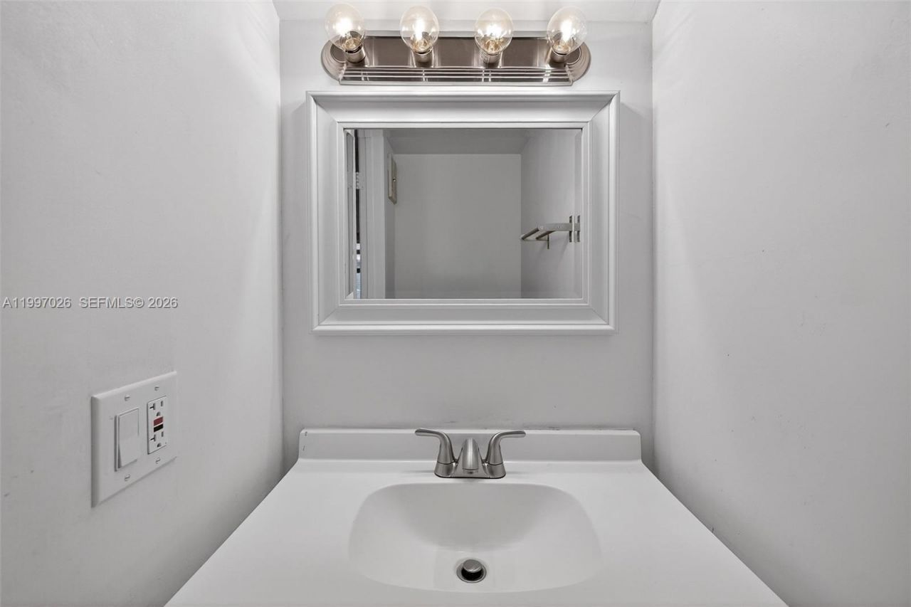 85 SW 3rd St, Pompano Beach, FL 33060 Photo