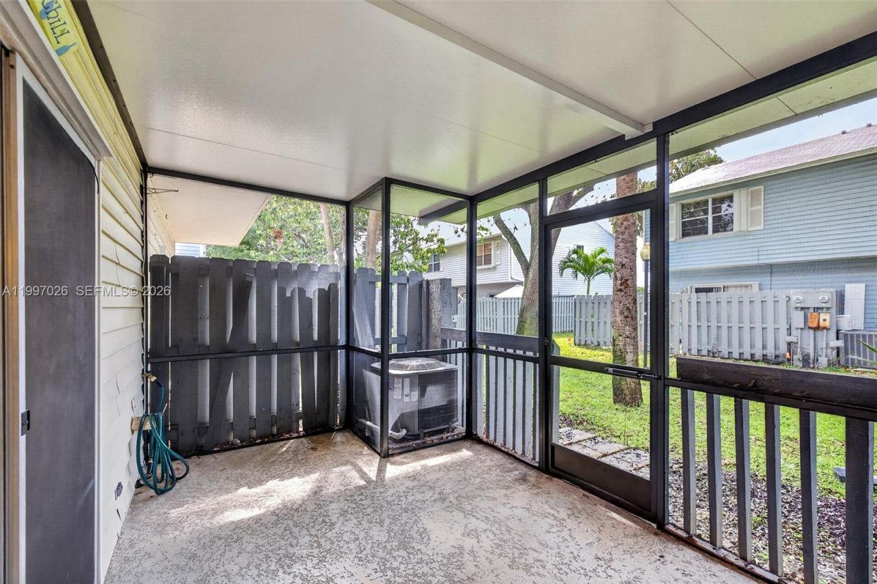 85 SW 3rd St, Pompano Beach, FL 33060 Photo