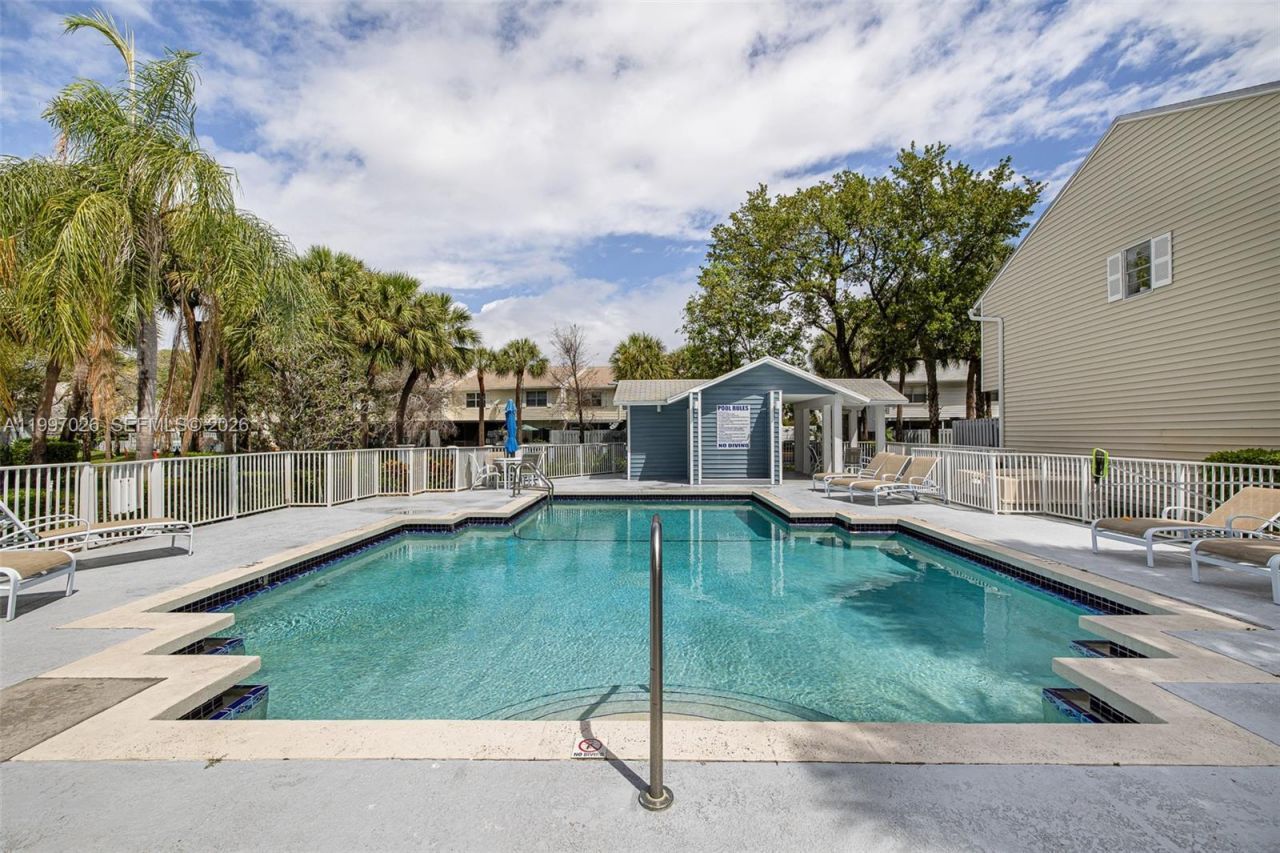 85 SW 3rd St, Pompano Beach, FL 33060 Photo