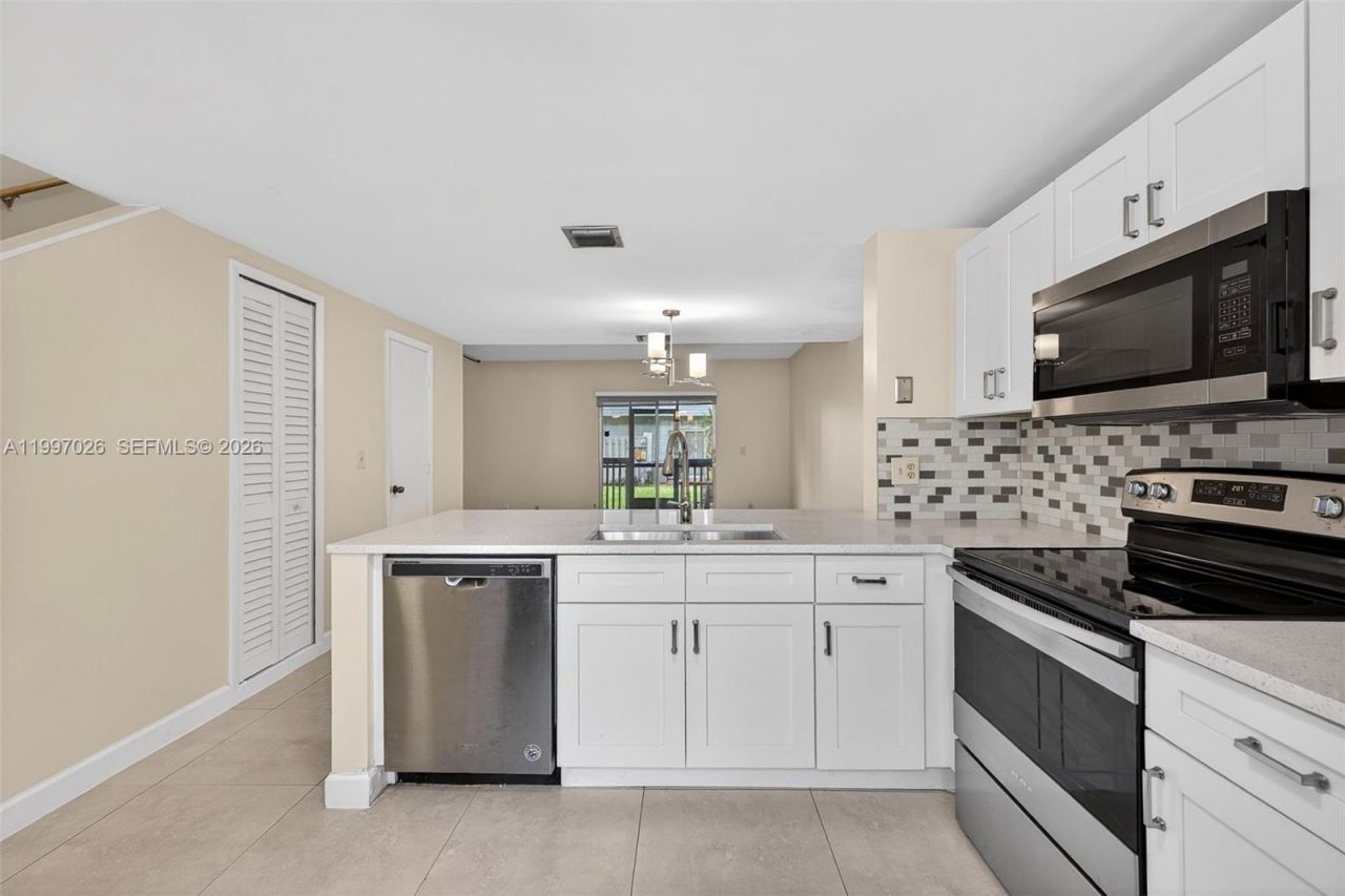 85 SW 3rd St, Pompano Beach, FL 33060 Photo