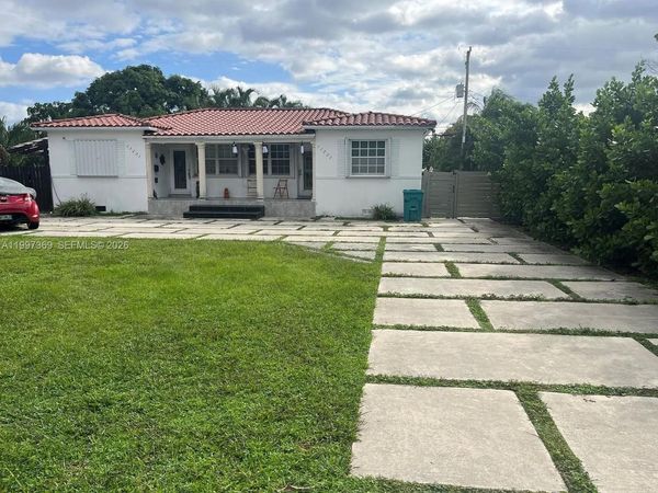 11221 NE 9th Ave , Biscayne Park, FL 33161