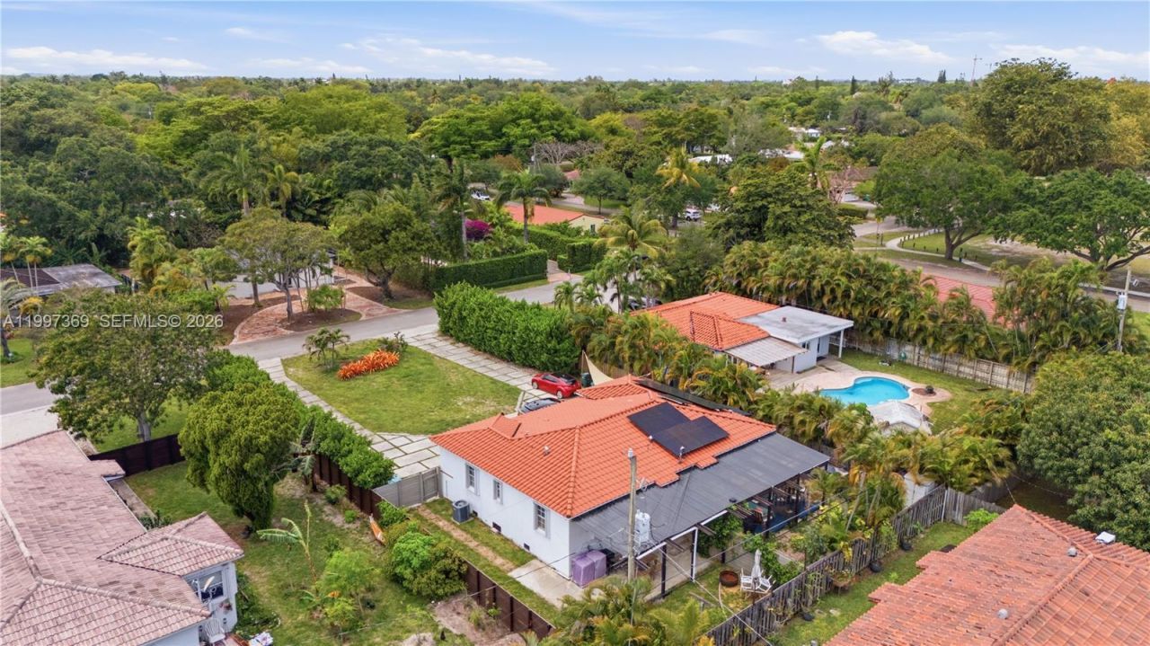 11221 NE 9th Ave, Biscayne Park, FL 33161 Photo
