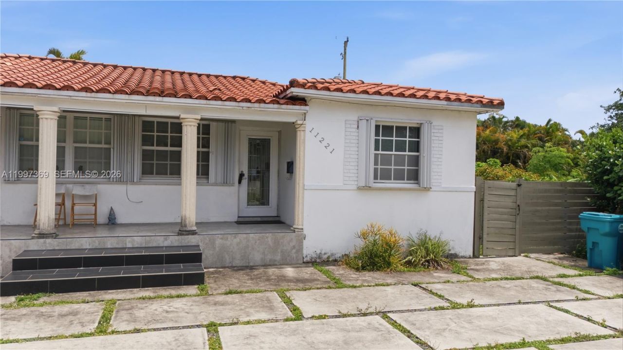 11221 NE 9th Ave, Biscayne Park, FL 33161 Photo