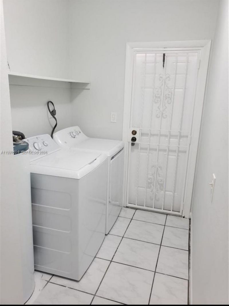 3040 SW 77th Ct, Miami, FL 33155 Photo