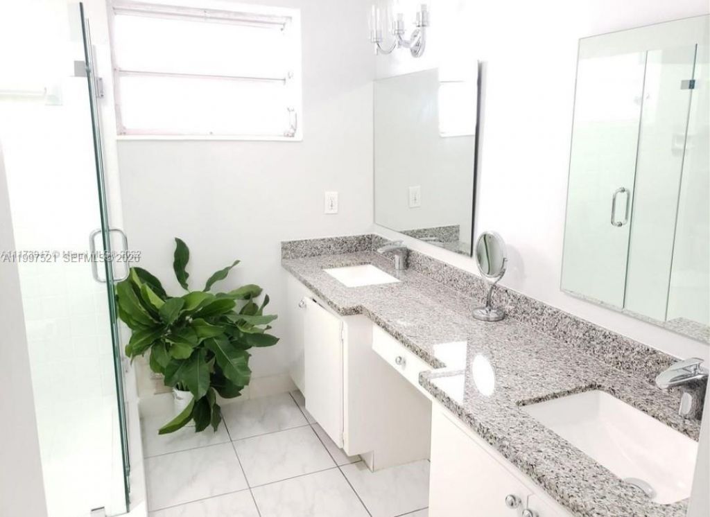 3040 SW 77th Ct, Miami, FL 33155 Photo