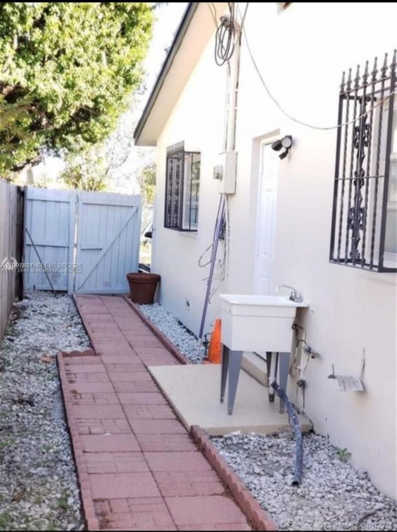 3040 SW 77th Ct, Miami, FL 33155 Photo