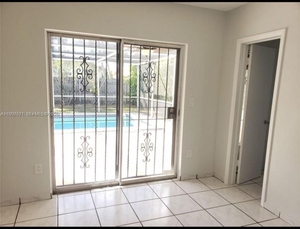 3040 SW 77th Ct, Miami, FL 33155 Photo