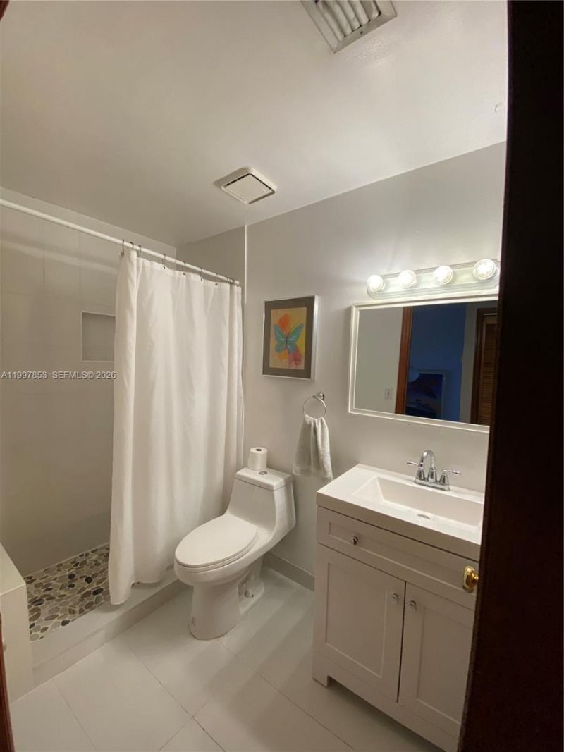 2425 SW 27th Ave , Unit 1008, Miami, FL 33145 Photo