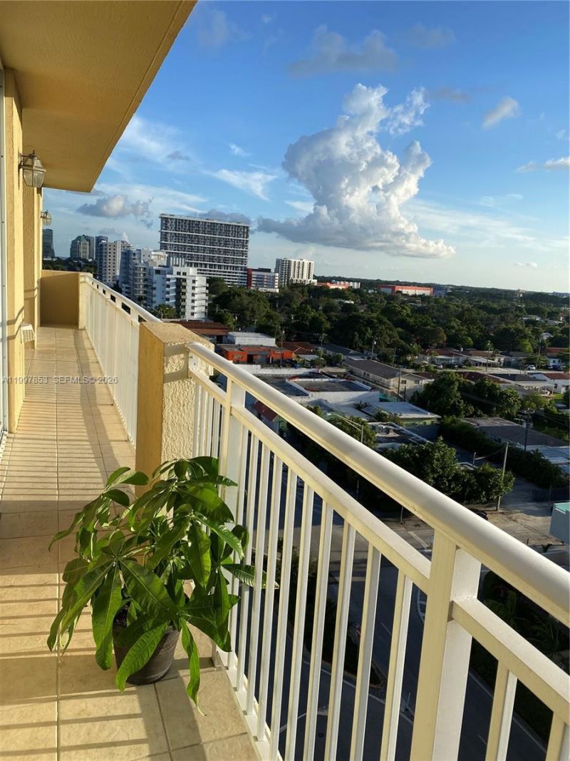 2425 SW 27th Ave , Unit 1008, Miami, FL 33145 Photo