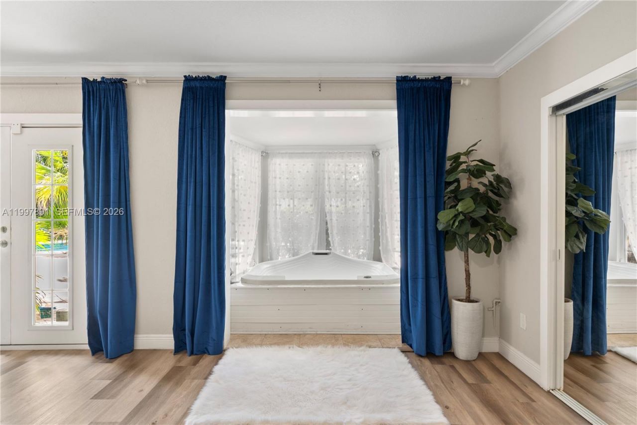 1652 NE 39th St , Oakland Park, FL 33334 Photo