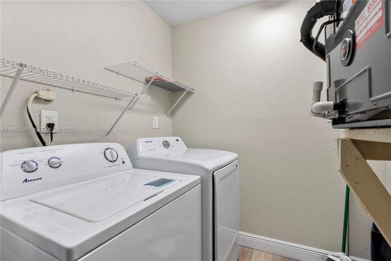 1652 NE 39th St , Oakland Park, FL 33334 Photo