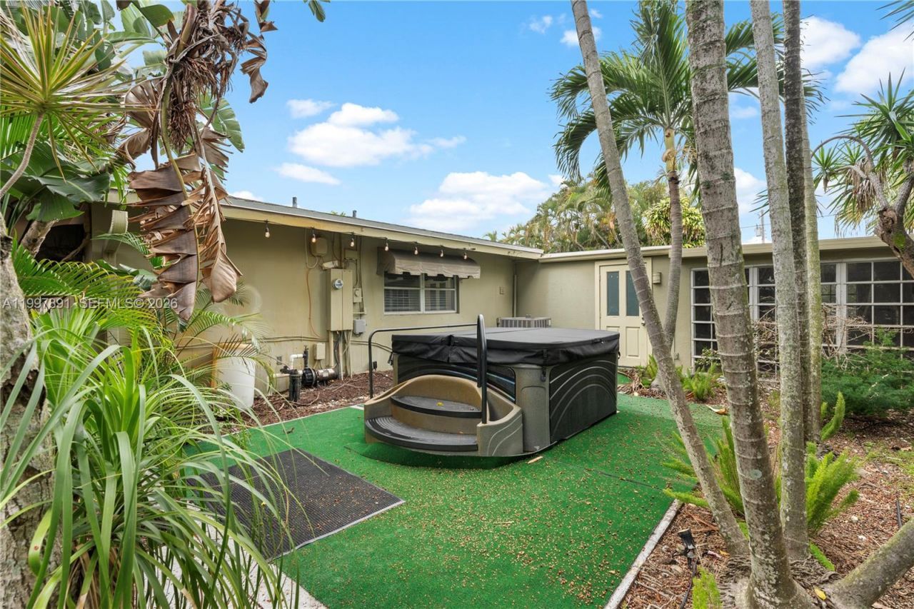 1652 NE 39th St , Oakland Park, FL 33334 Photo