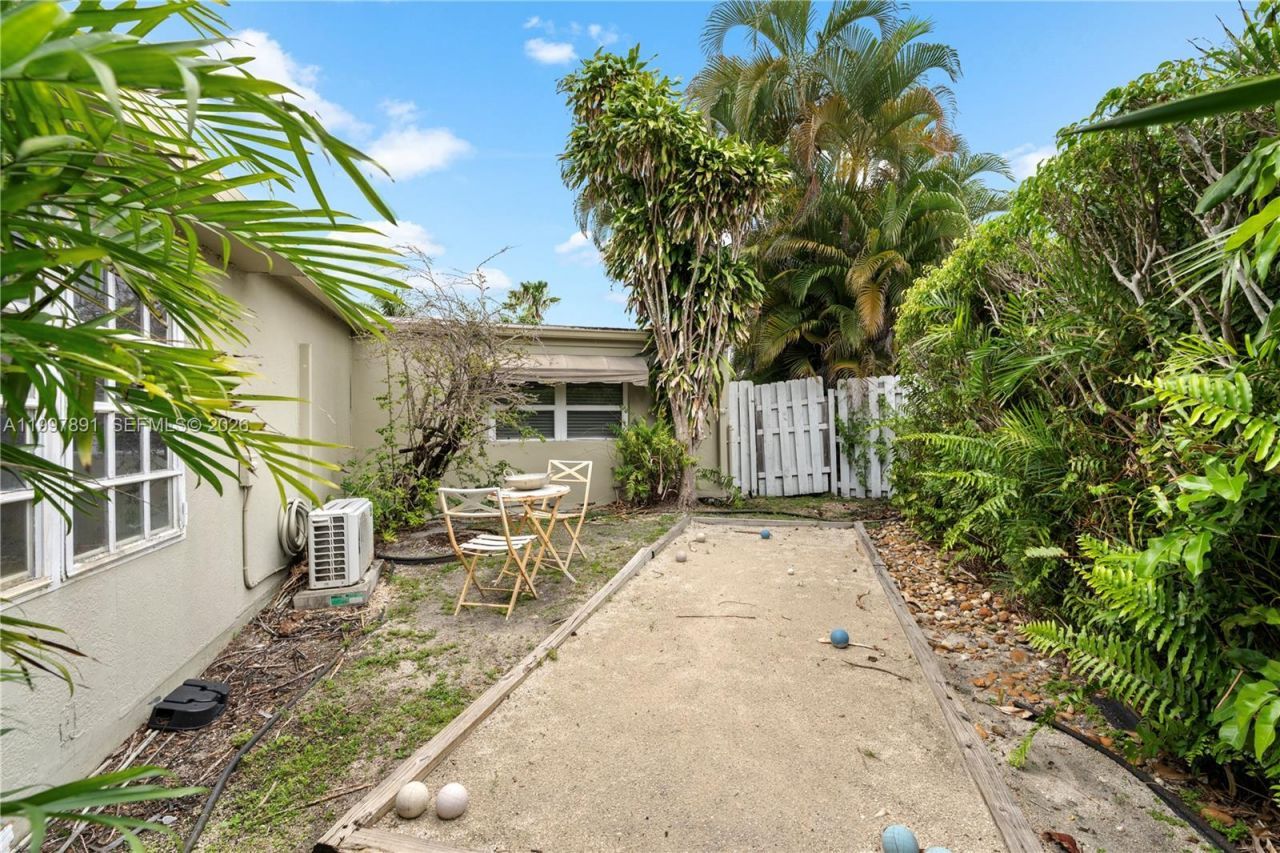 1652 NE 39th St , Oakland Park, FL 33334 Photo