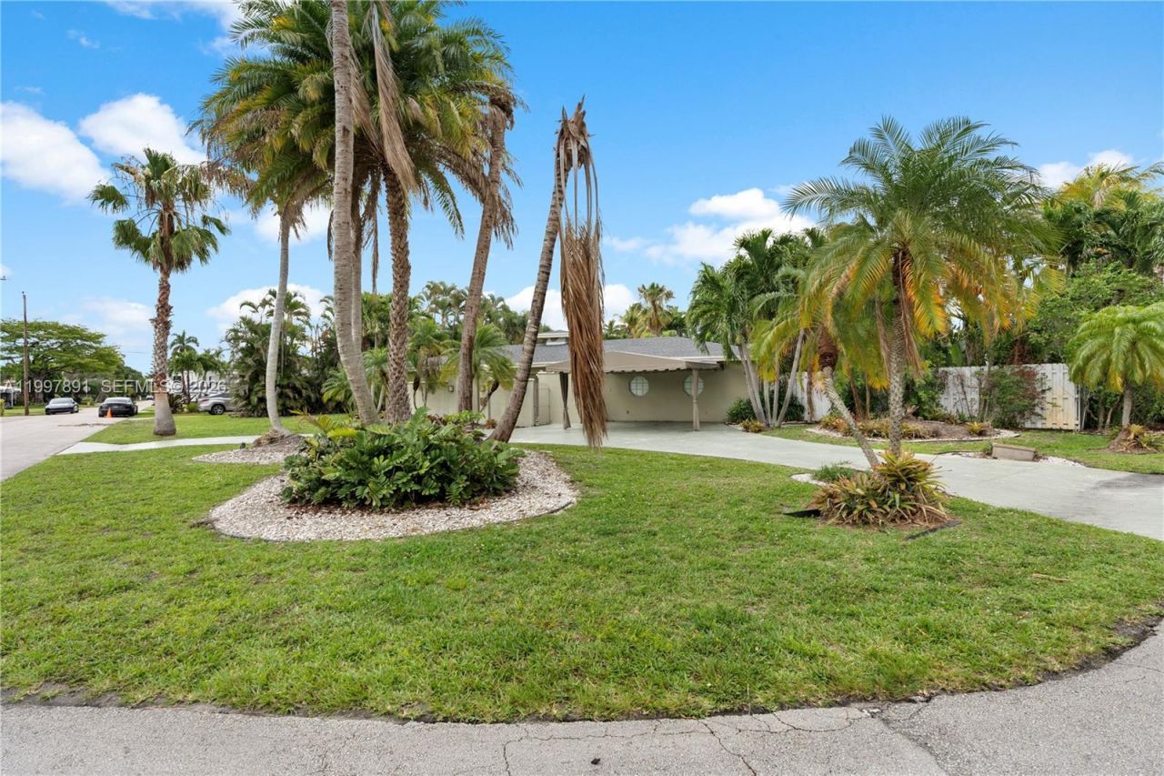 1652 NE 39th St , Oakland Park, FL 33334 Photo