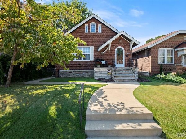 5608 Holly Hills Avenue, St Louis, MO 63109