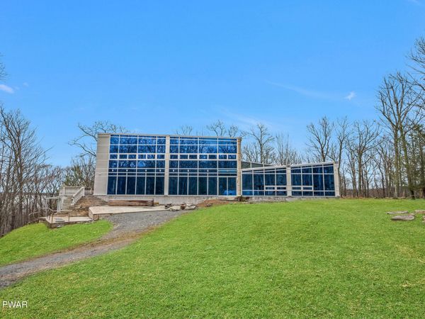 32 Ridge Trail, Lakeville, PA 18438