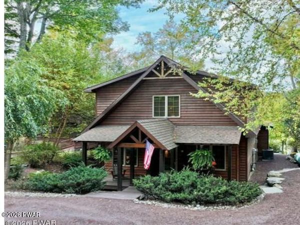 202 Lennon Road, Greentown, PA 18426
